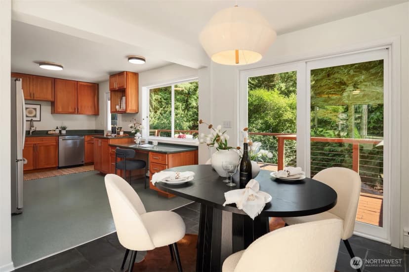 Property photo for 6726 48th Avenue Sw, Seattle photo 11