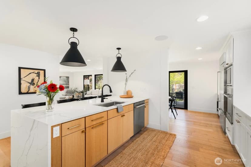 Property photo for 3812 E Crockett Street, Seattle photo 10