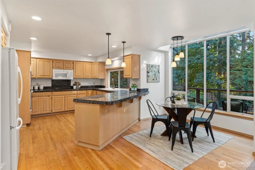 Property photo for 21324 93rd Place Sw, Edmonds photo 12