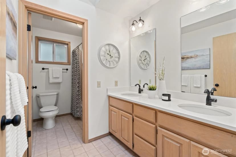 Property photo for 21324 93rd Place Sw, Edmonds photo 24