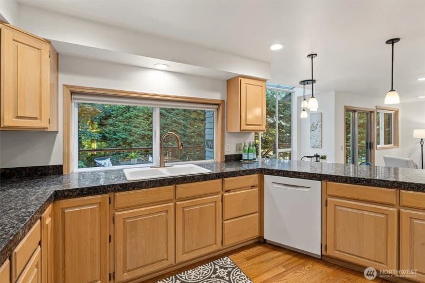 Property photo for 21324 93rd Place Sw, Edmonds photo 10