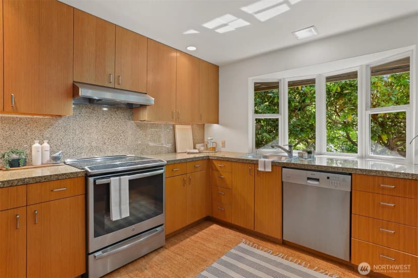 Property photo for 8751 29th Avenue Nw, Seattle photo 9