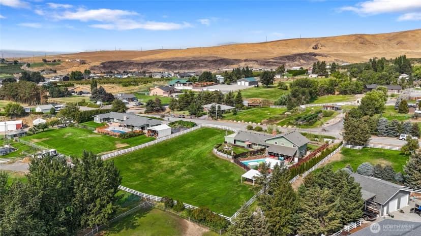 Property photo for 2716 8th Street Ne, East Wenatchee photo 36