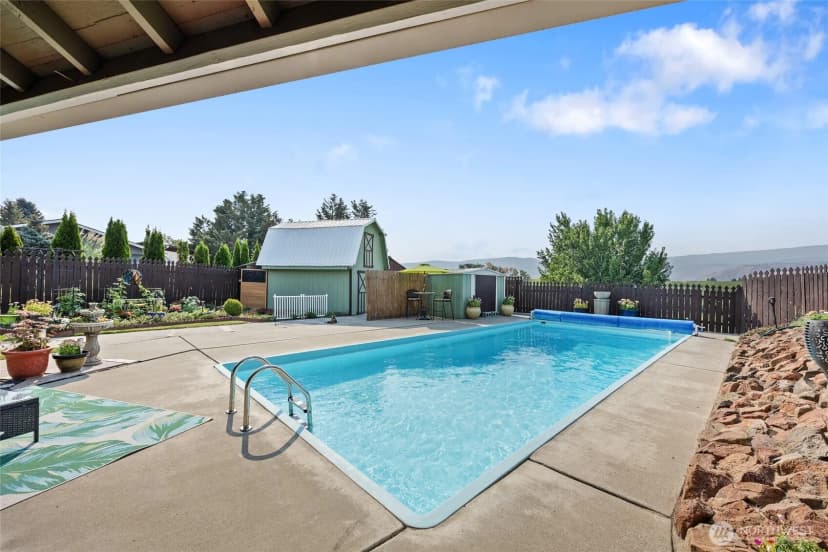 Property photo for 2716 8th Street Ne, East Wenatchee photo 28