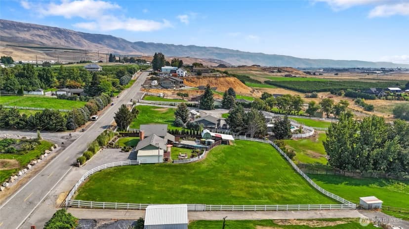 Property photo for 2716 8th Street Ne, East Wenatchee photo 35