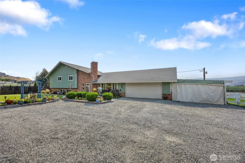 Property photo for 2716 8th Street Ne, East Wenatchee photo 2