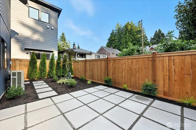 Property photo for 13049 39th Avenue Ne, Seattle photo 15