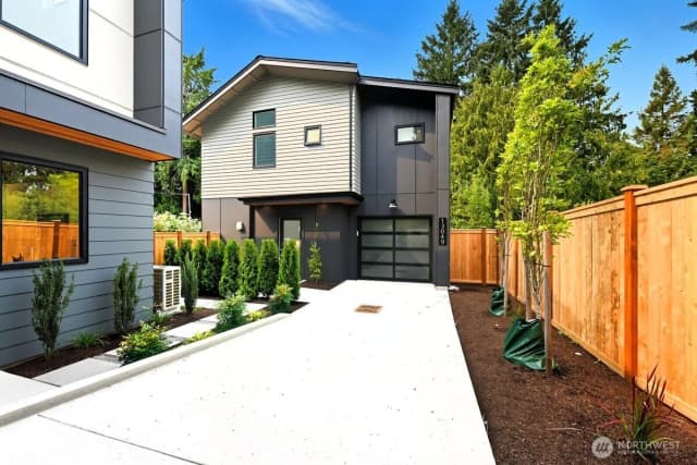 Property photo for 13049 39th Avenue Ne, Seattle photo 2