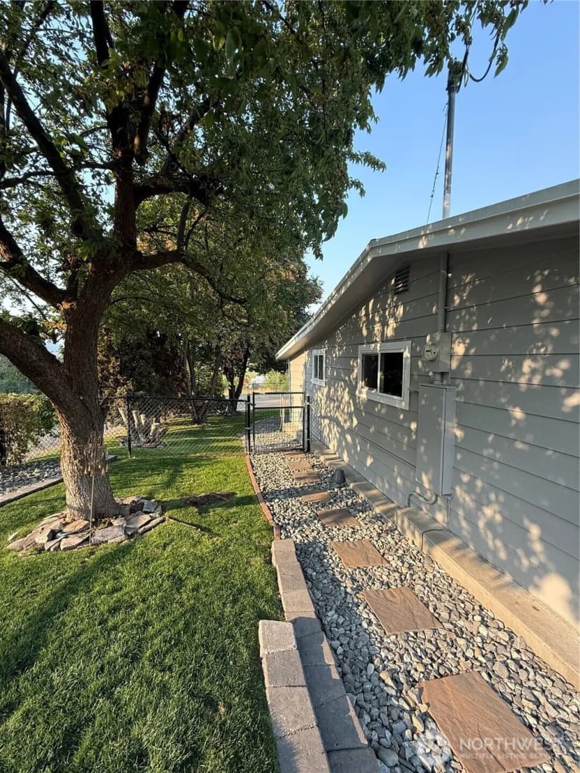 Property photo for 210 1st. Street, Riverside photo 24