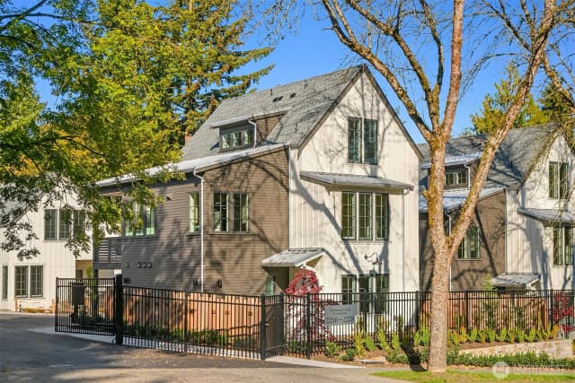 Property photo for 2224 Ne 125th Street, Seattle photo 2