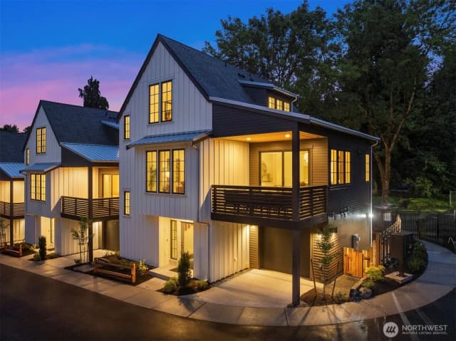 Property photo for 2224 Ne 125th Street, Seattle photo 3