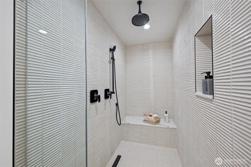 Property photo for 11256 Evanston Avenue N, Seattle photo 17
