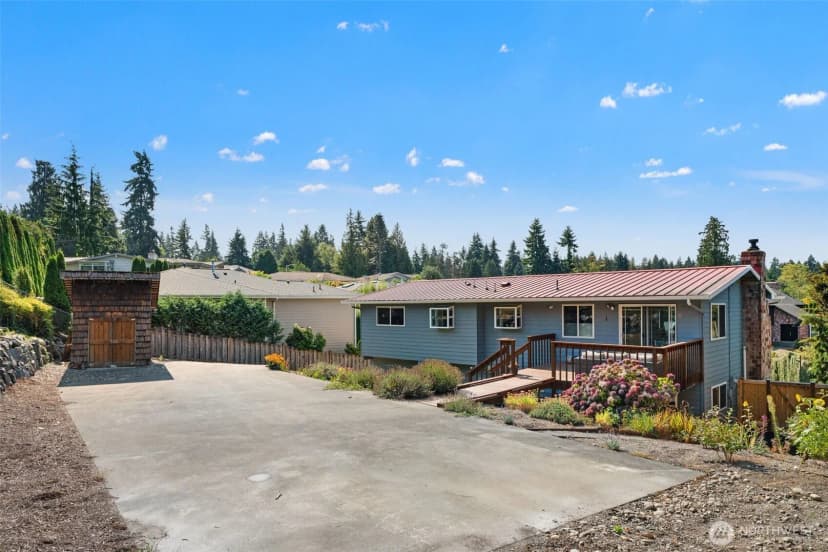 Property photo for 721 Elm Place W, Edmonds photo 23