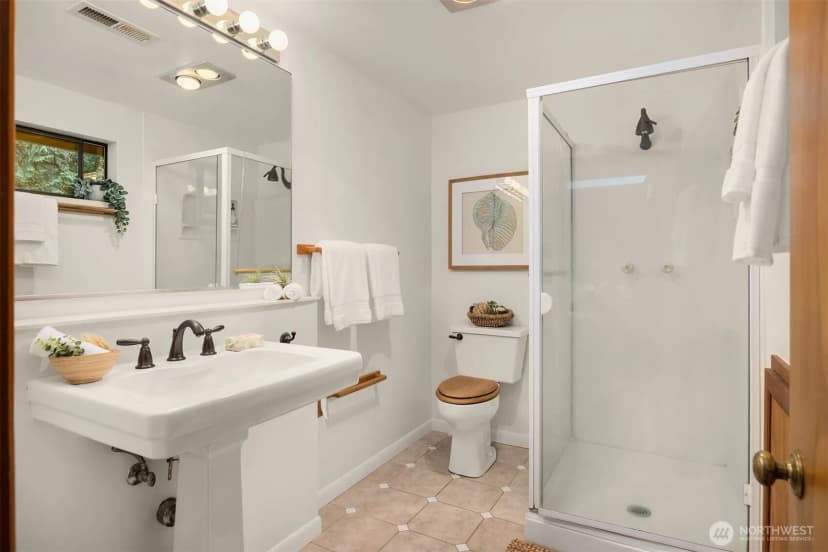 Property photo for 13098 Manzanita Road Ne, Bainbridge Island photo 25