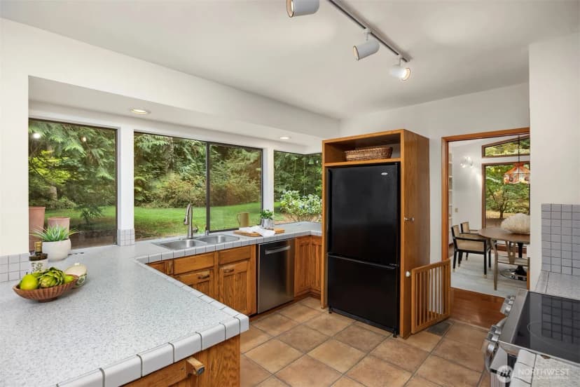 Property photo for 13098 Manzanita Road Ne, Bainbridge Island photo 13