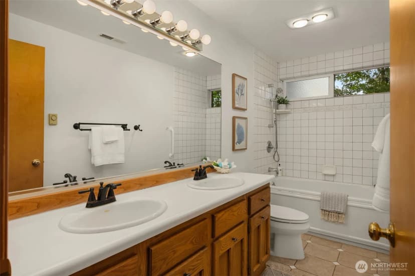 Property photo for 13098 Manzanita Road Ne, Bainbridge Island photo 27