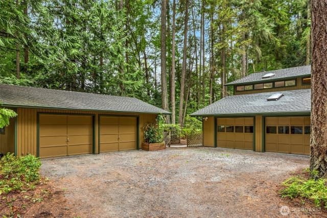 Property photo for 13098 Manzanita Road Ne, Bainbridge Island photo 3