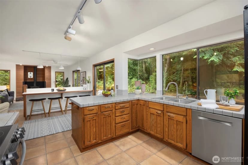 Property photo for 13098 Manzanita Road Ne, Bainbridge Island photo 14