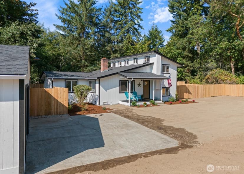 Property photo for 10183 Frontier Place Nw, Silverdale photo 3