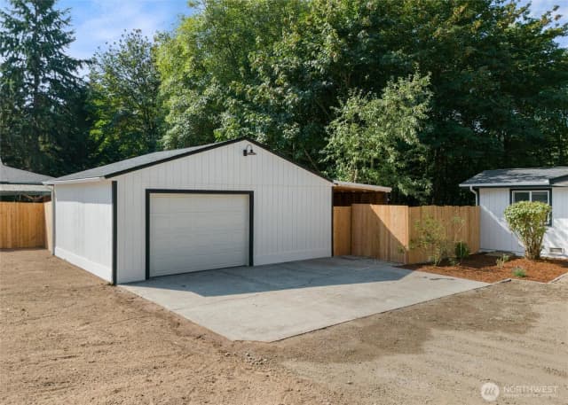 Property photo for 10183 Frontier Place Nw, Silverdale photo 4