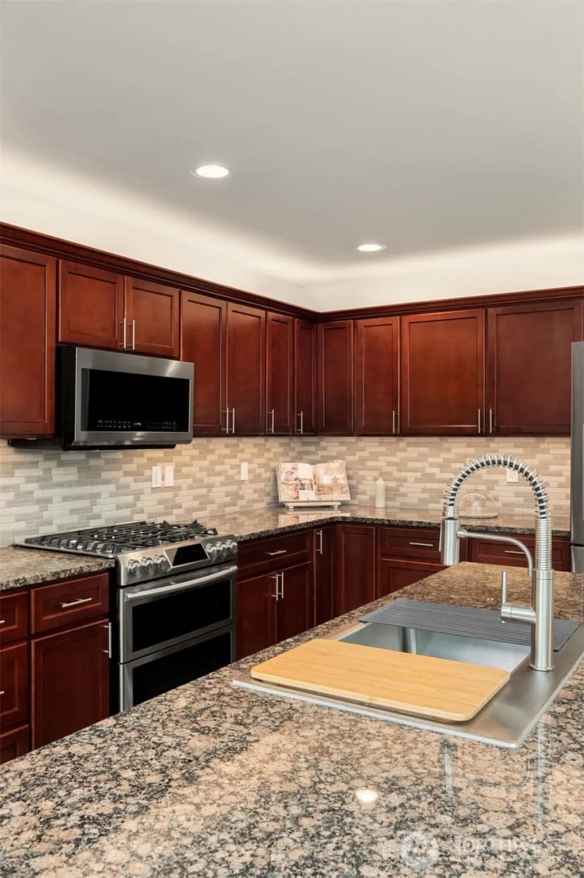 Property photo for 2432 192nd Place Sw, Lynnwood photo 16