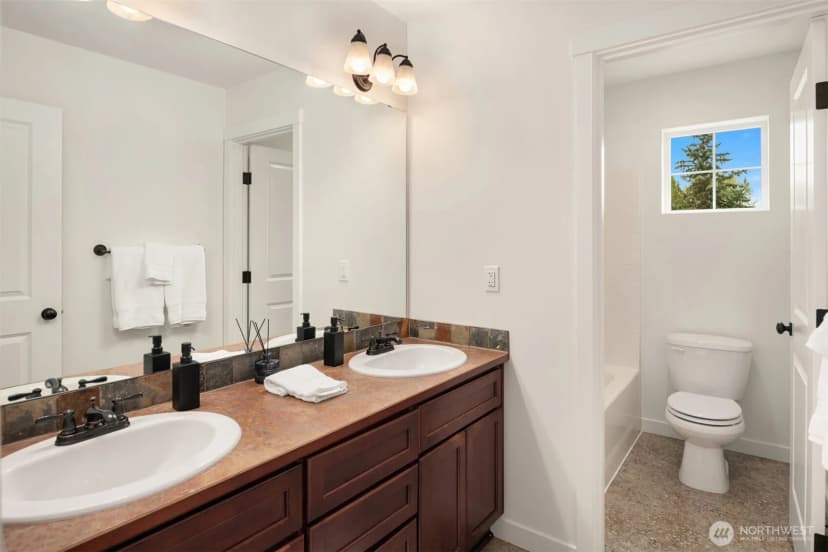 Property photo for 2432 192nd Place Sw, Lynnwood photo 19