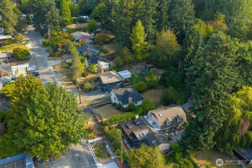 Property photo for 10522 41st Place Ne, Seattle photo 6