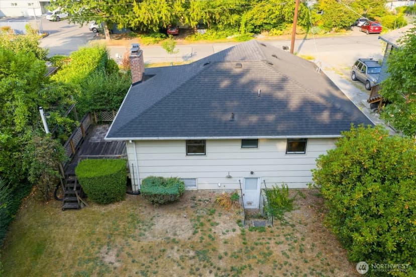 Property photo for 10522 41st Place Ne, Seattle photo 4