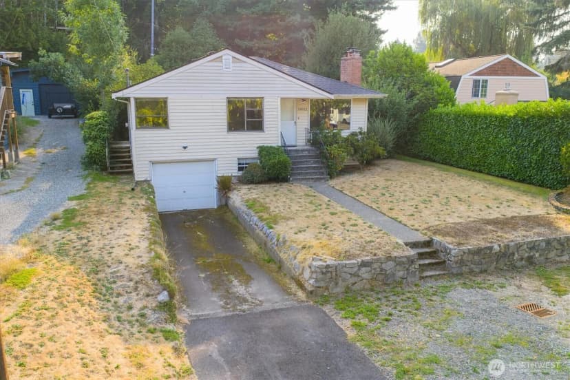 Property photo for 10522 41st Place Ne, Seattle photo 2