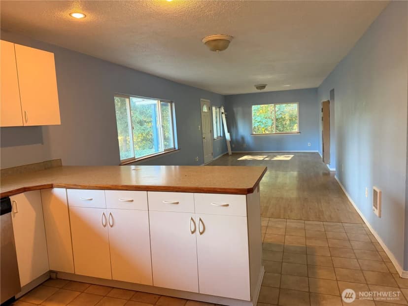 Property photo for 3525 Humphrey Street Se, Olympia photo 8