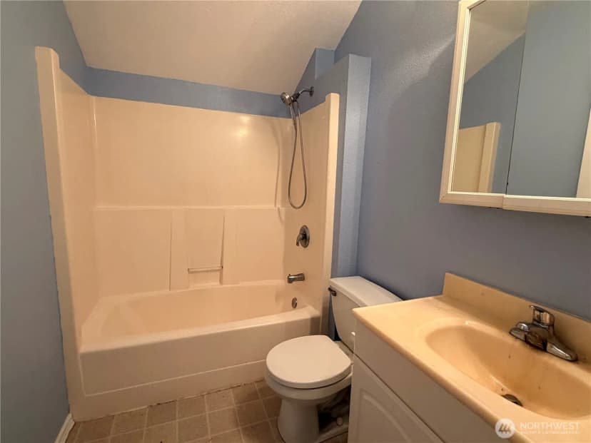Property photo for 3525 Humphrey Street Se, Olympia photo 6