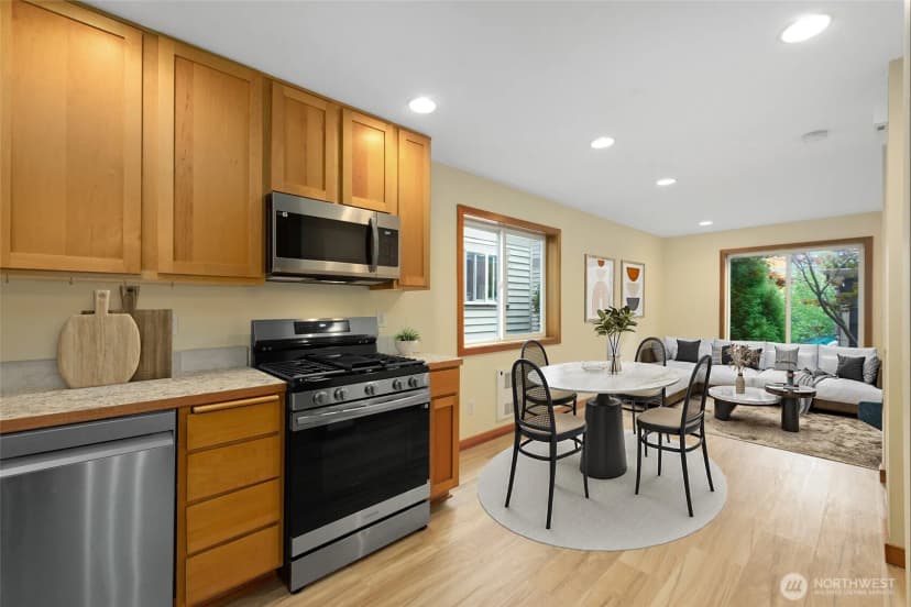 Property photo for 4533 40th Avenue Sw #c, Seattle photo 7