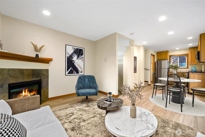 Property photo for 4533 40th Avenue Sw #c, Seattle photo 2