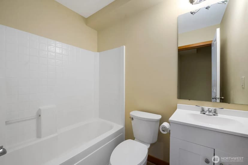 Property photo for 4533 40th Avenue Sw #c, Seattle photo 16