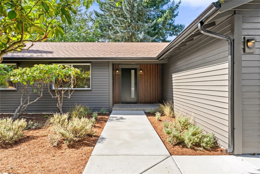 Property photo for 15203 111th Ave Ne, Bothell photo 2