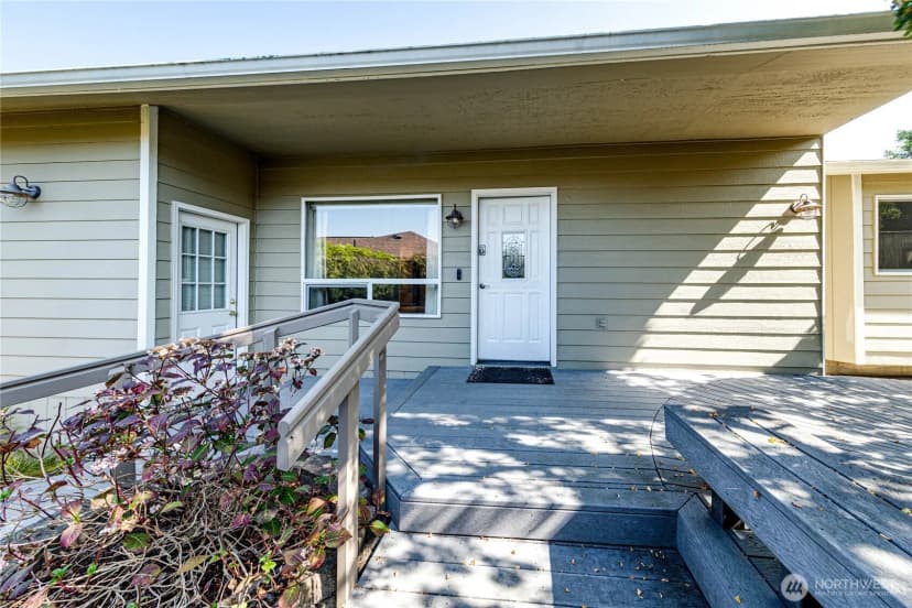 Property photo for 618 E Whidby Avenue, Port Angeles photo 4