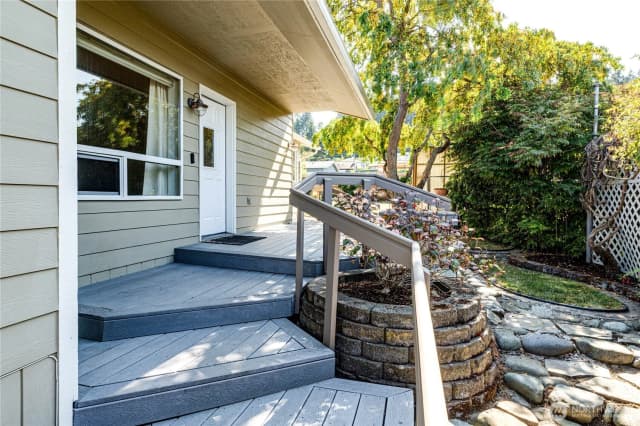 Property photo for 618 E Whidby Avenue, Port Angeles photo 3