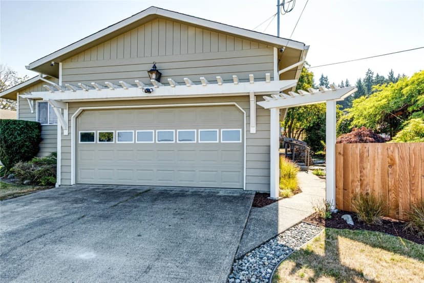 Property photo for 618 E Whidby Avenue, Port Angeles photo 2