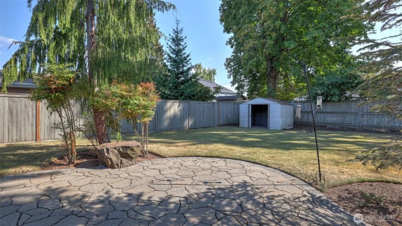Property photo for 10607 Ne 17th Street, Bellevue photo 19