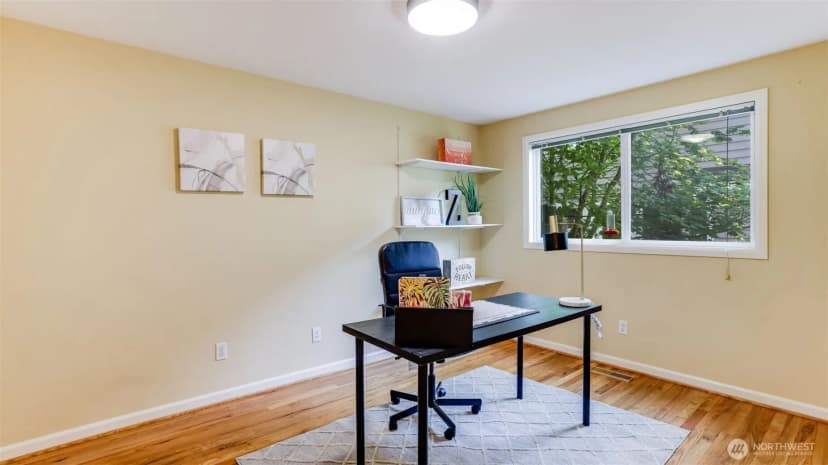 Property photo for 10607 Ne 17th Street, Bellevue photo 15