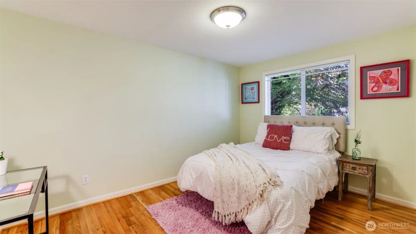 Property photo for 10607 Ne 17th Street, Bellevue photo 14