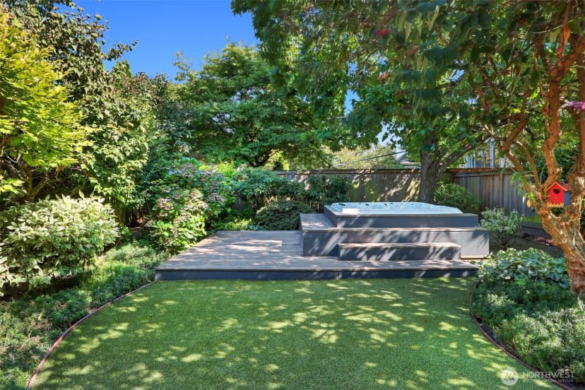 Property photo for 1610 3rd Avenue N, Seattle photo 15