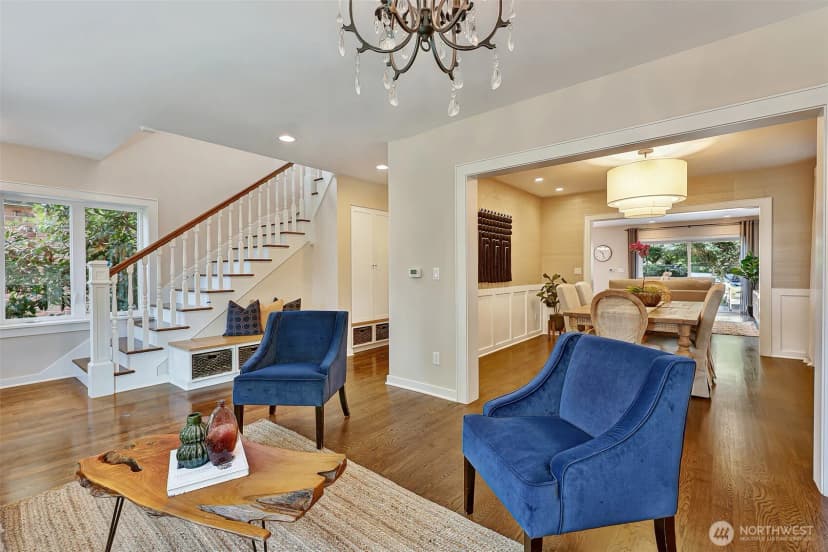 Property photo for 1610 3rd Avenue N, Seattle photo 4