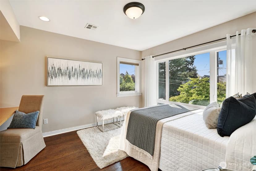 Property photo for 1610 3rd Avenue N, Seattle photo 24