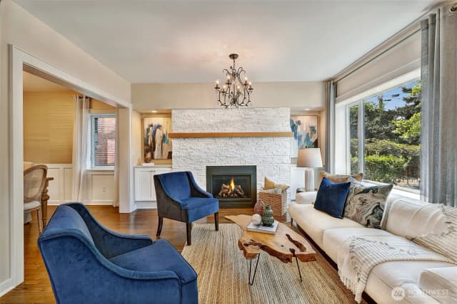 Property photo for 1610 3rd Avenue N, Seattle photo 5