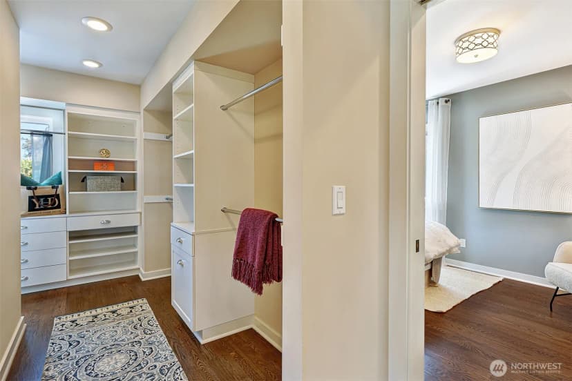 Property photo for 1610 3rd Avenue N, Seattle photo 20
