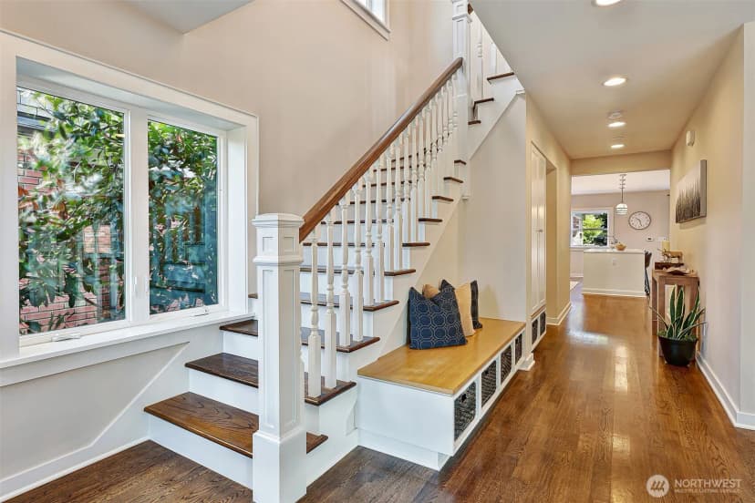 Property photo for 1610 3rd Avenue N, Seattle photo 16