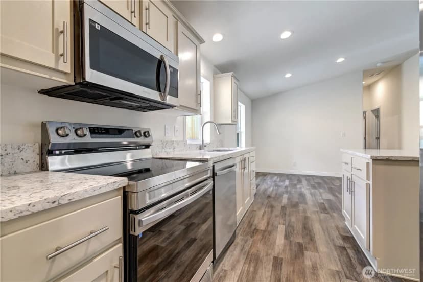 Property photo for 31415 71st Avenue Ct S, Roy photo 9
