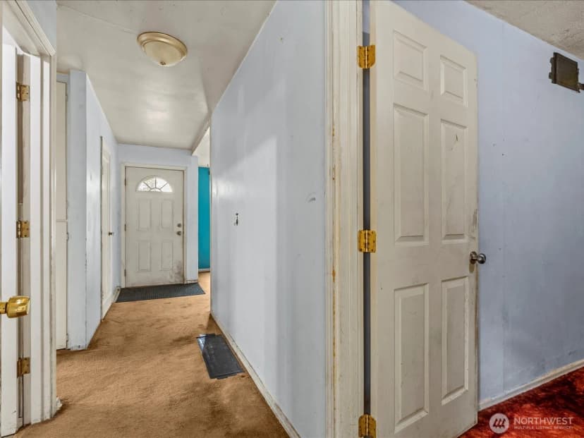 Property photo for 20135 4th Avenue S, Des Moines photo 17