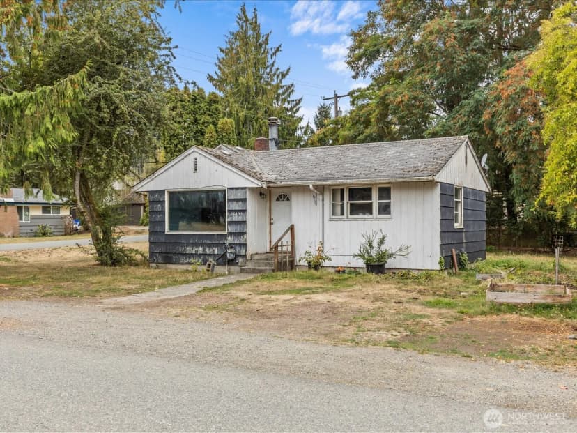 Property photo for 20135 4th Avenue S, Des Moines